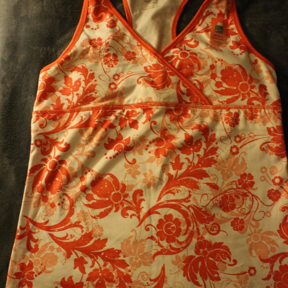 Danskin Now Sleeveless Active Top Built in Bra